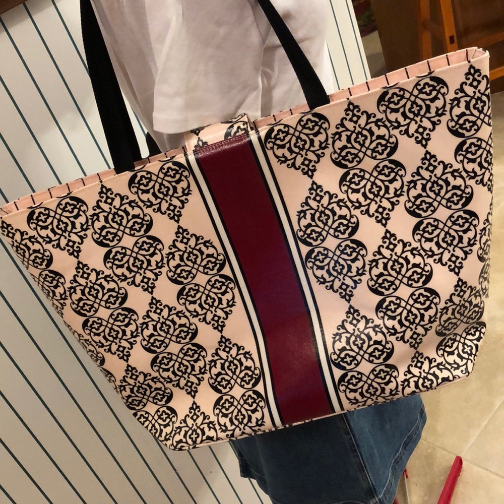 Summery Brighton Tote Bag View 3
